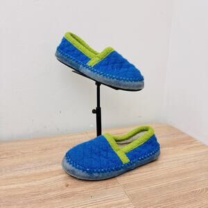 Acorn Blue And Green Slip On Slippers Boys Size 2.5-3.5